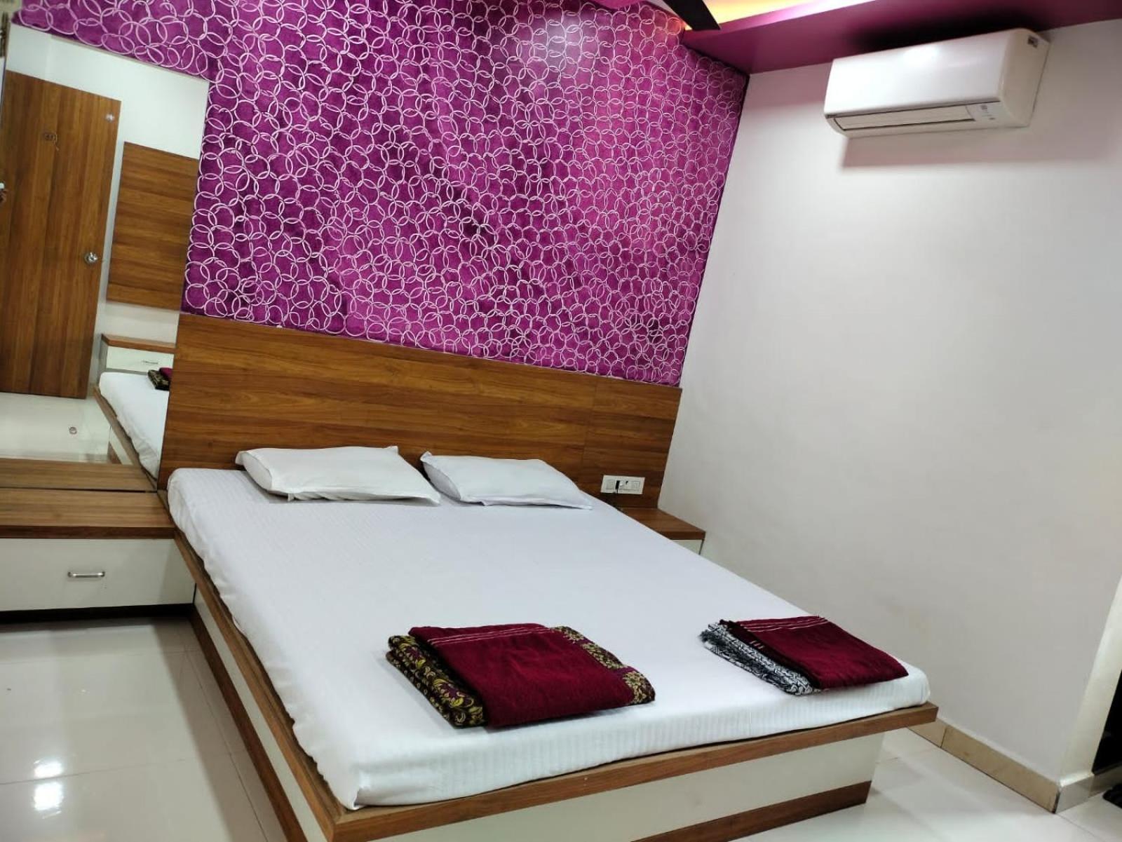 Hotel Shreejay Mahād Exterior photo